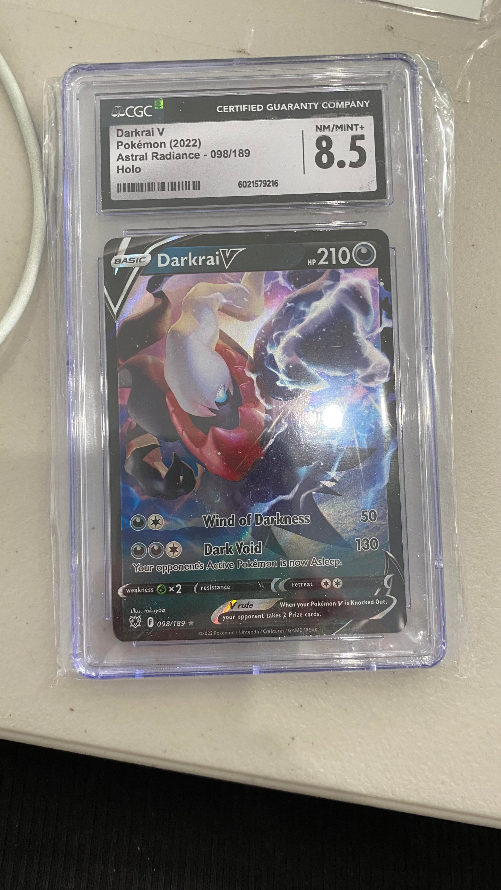 CGC: Grade 8.5 - Darkrai V l- 098/189 - Astral Radiance